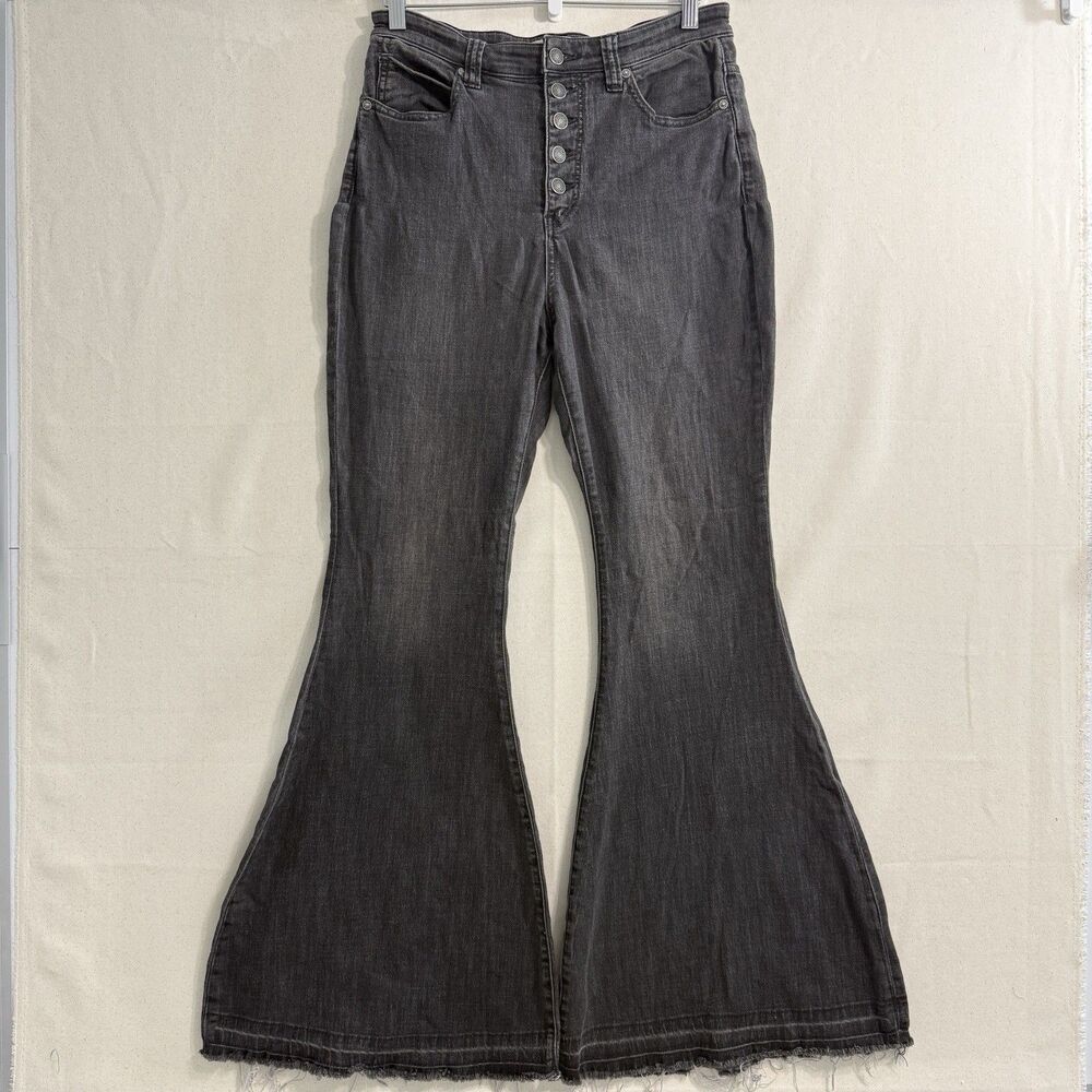 Free People Irreplaceable Flare Jean Raw Frayed Hem Black Women 31 *Read Details